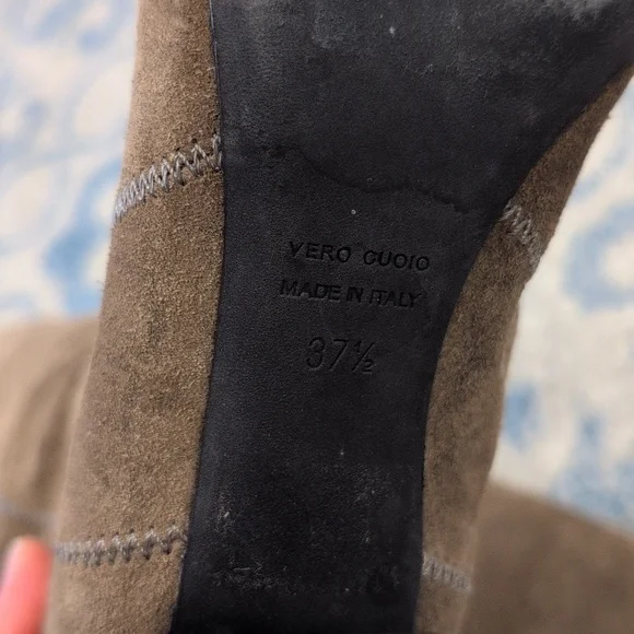 Vero Cuoio Textured Brown Heeled Boots - Picture 8 of 10